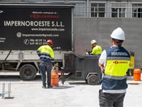 ¿Qué materiales son ideales para el alicatado de terrazas en climas húmedos o lluviosos?